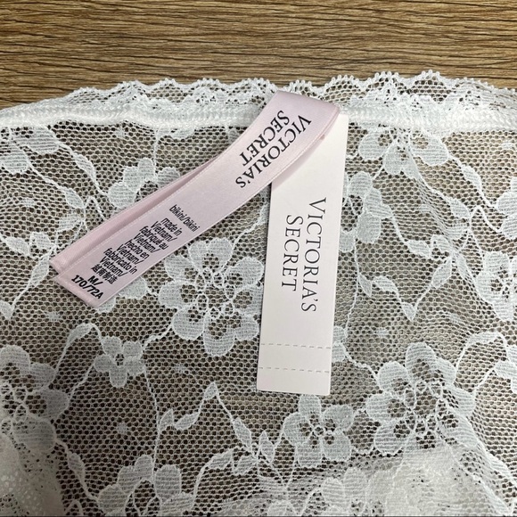 Victoria’s Secret Cream Lace Bikini Underwear size M BNWT - Picture 3 of 3